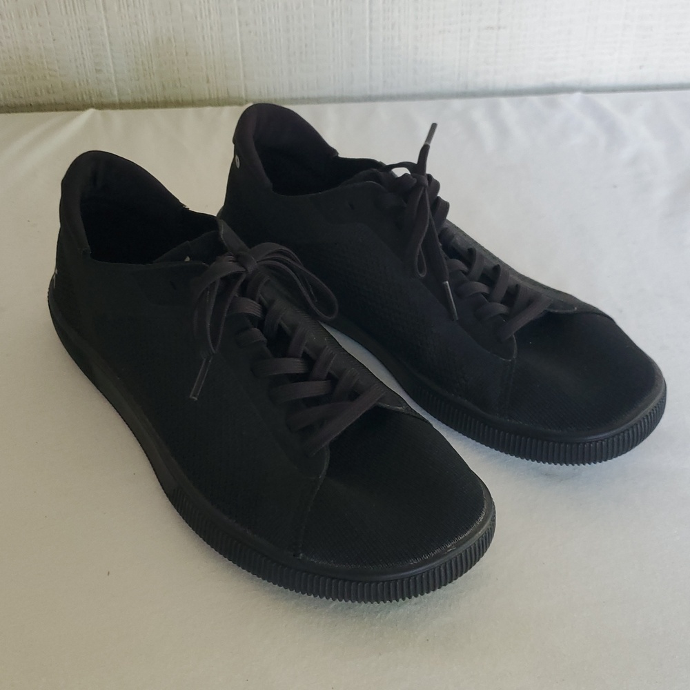 Athletic Road Flux Trainers. US Men's 10 Women's 9. Like New. Adapt Knit